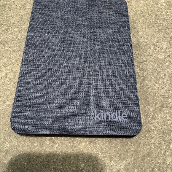 Amazon Kindle Basic (2022) - Picture 3 of 4